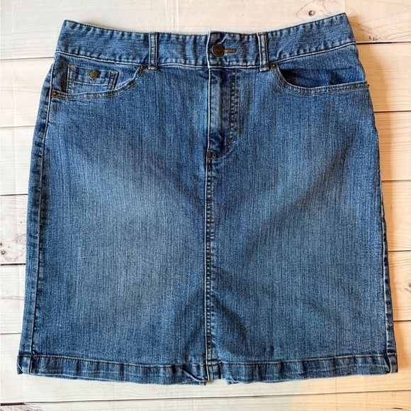 Bay Studio Dresses & Skirts - Bay Studio Petite Denim Skirt 14P Classic Blue Stretch Pencil